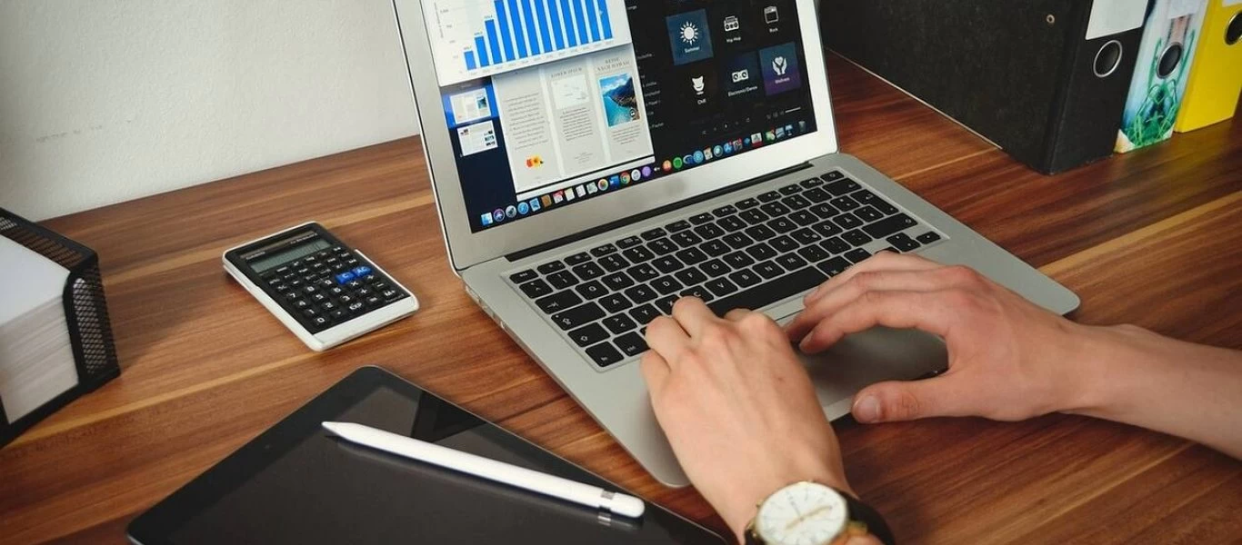 Voucher 200 ευρώ για laptop και tablet: Όσα πρέπει να ξέρουν οι δικαιούχοι